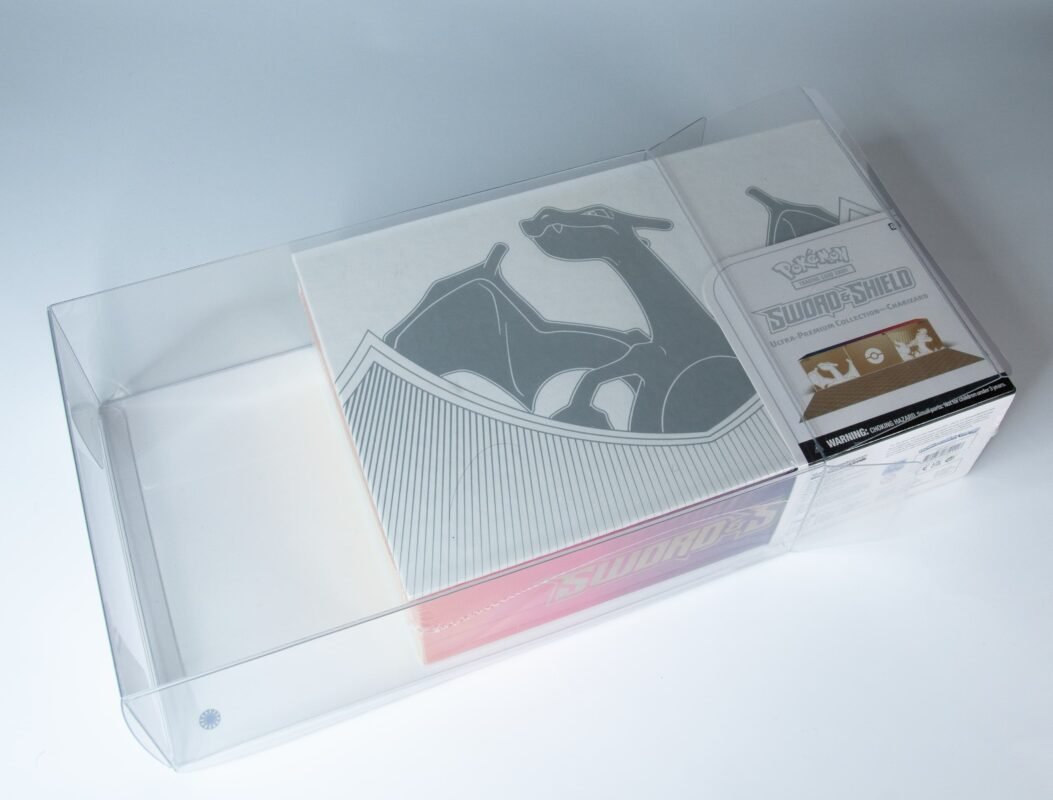 Rear view of MOBO Crystal Box Pokémon Charizard UPC Protector – Transparent 0.7 mm PET case showing closure and fit